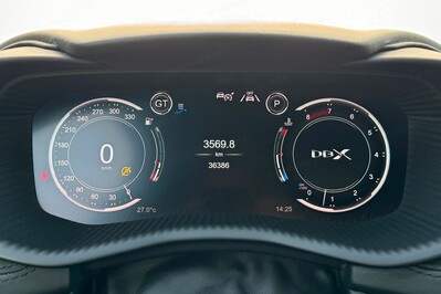 Aston Martin DBX V8