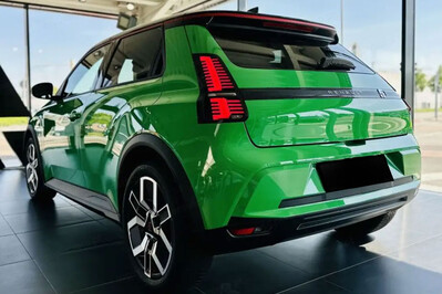 Renault 5 Urban Range Techno