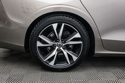 Volvo V60 B4 R-Design aut