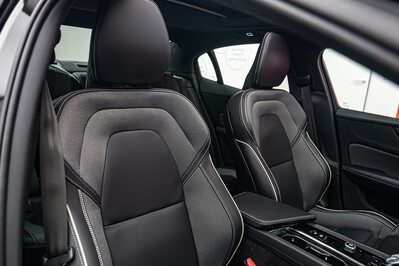 Volvo S60 B5 AWD Ultimate Dark aut
