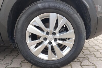 Peugeot 3008 Active Pack 1.2 PureTech  S&S EAT8