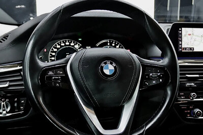 BMW Seria 5 530e xDrive Luxury Line
