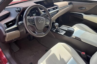 Lexus ES 300h Business Edition +