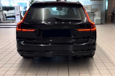 Volvo V90 T6 AWD Plug-In Hybrid Plus Dark