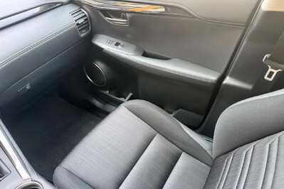 Lexus NX 300h Elegance 2WD