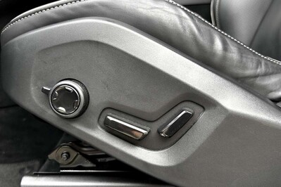 Volvo XC90 T8 AWD Plug-In Hybrid Ultimate Dark 7os aut