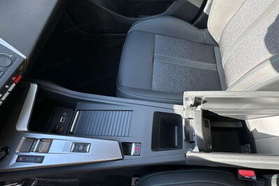 Peugeot 308 Allure EAT8 1.5 BlueHDi