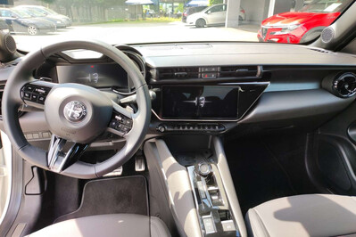 Alfa Romeo Junior 1.2 Ibrida Speciale