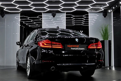 BMW Seria 5 530e xDrive Luxury Line