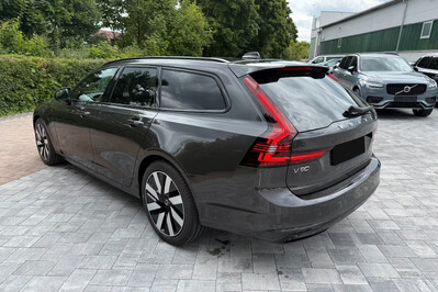 Volvo V90 T6 AWD Plug-In Hybrid Plus Dark
