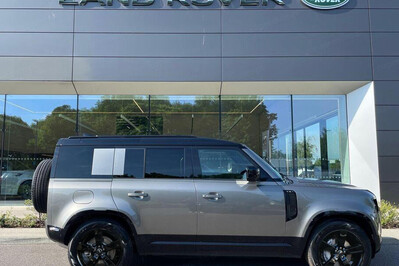 Land Rover Defender 110  D300 X-Dynamic HSE
