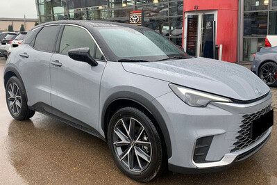 Lexus LBX Emotion 1.5 Hybrid