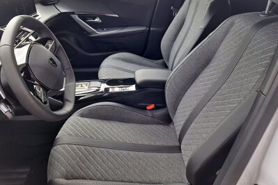 Peugeot 2008 Allure e-DCS 1.2 mHEV