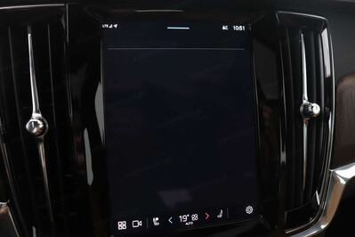 Volvo V90 T6 AWD Plug-In Hybrid Ultra Bright