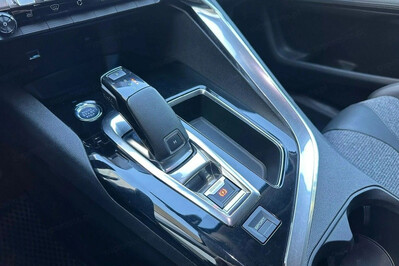 Peugeot 3008 1.2 PureTech Allure S&S EAT8