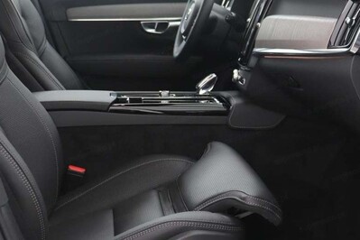 Volvo V90 T6 AWD Plug-In Hybrid Plus Dark