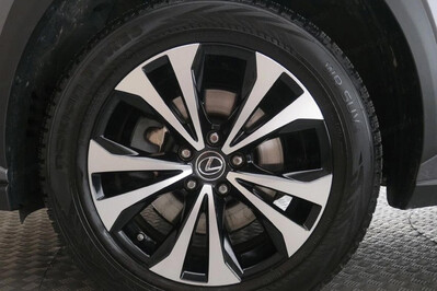 Lexus NX 300h AWD