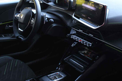 Peugeot 208 GT e-DCS6 1.2 mHEV