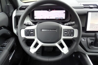 Land Rover Defender 110 X-Dynamic SE