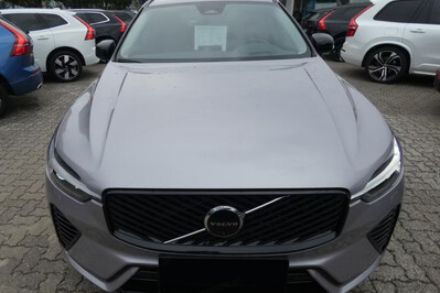 Volvo XC60 B5 B AWD Ultra Dark
