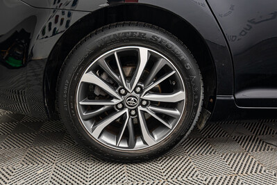 Toyota Avensis 1.8 Premium