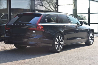 Volvo V90 T6 AWD Plug-In Hybrid Plus Dark