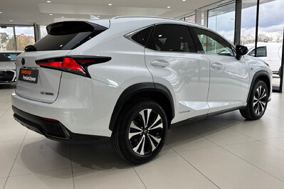 Lexus NX 300h F Sport AWD