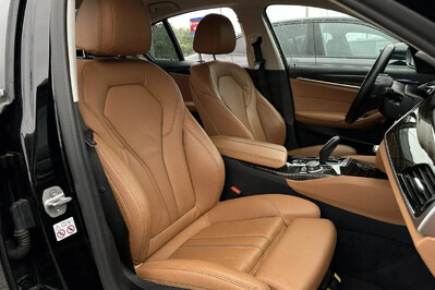 BMW Seria 5 520d xDrive Luxury Line