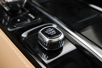 Volvo V60 T6 AWD Plug-In Hybrid Plus Dark