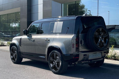 Land Rover Defender 110  D300 X-Dynamic HSE
