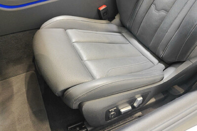 BMW Seria 8 840i