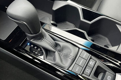 Toyota Camry Executive 2.5 Hybrid Dynamic Force