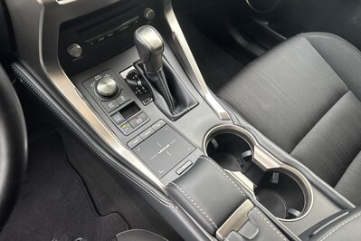 Lexus NX 300h Business Edition AWD