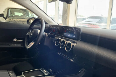 Mercedes CLA 250 e PHEV 8G-DCT