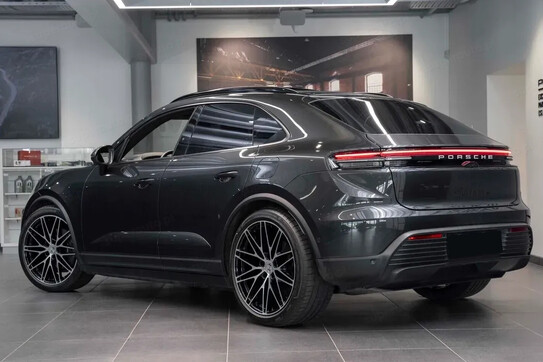 Porsche Macan 4
