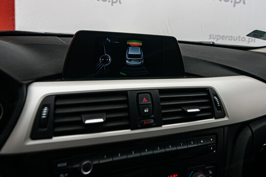 BMW Seria 3 318d
