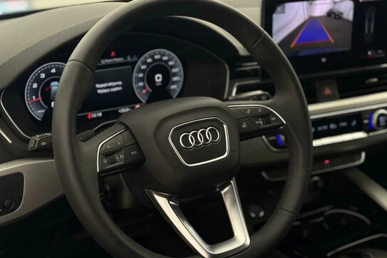 Audi A4 Avant 35 TFSI S Line