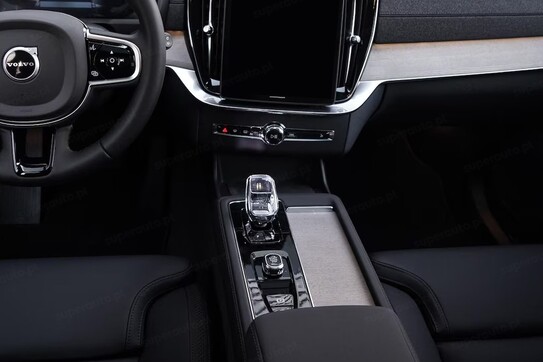 Volvo XC90 T8 AWD Plug-In Hybrid Plus Bright 7os