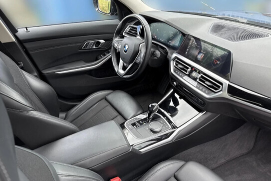 BMW Seria 3 320i