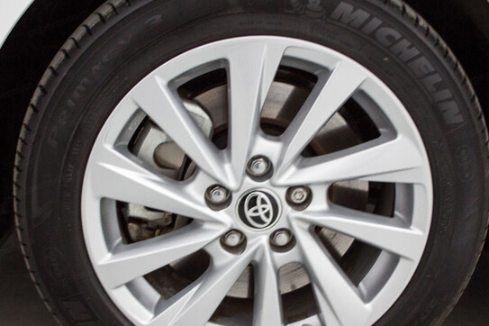 Toyota Camry 2.5 Hybrid Comfort CVT
