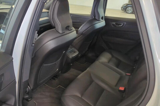 Volvo XC60 T5 AWD R-Design