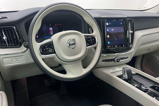Volvo XC60 T6 Plug-In Hybrid AWD Plus Dark