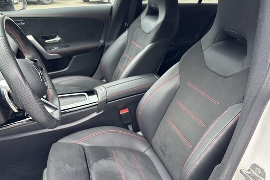 Mercedes CLA 200 AMG Line 7G-DCT