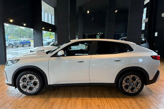 BMW iX2 eDrive20