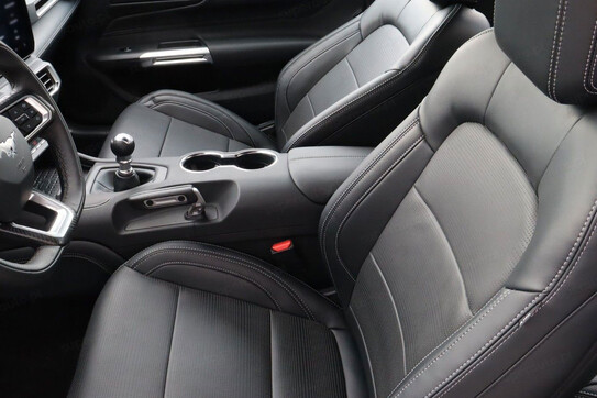 Ford Mustang GT Fastback 5.0 V8
