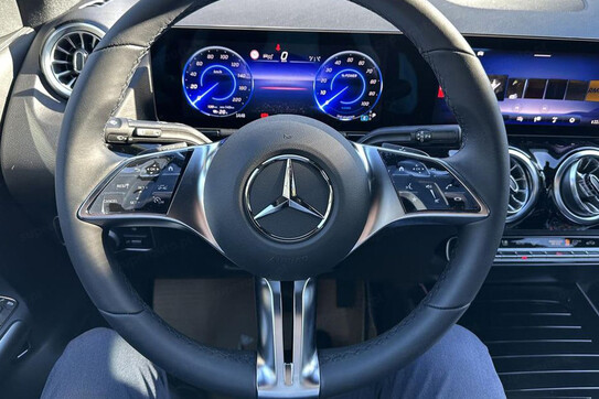 Mercedes EQA 250+  Progressive