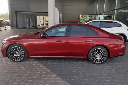 Mercedes E Klasa 220 d 4MATIC AMG Line