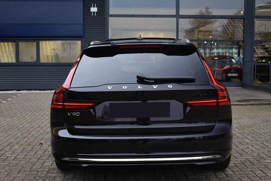Volvo V90 T8 AWD Plug-In Hybrid Ultra Bright