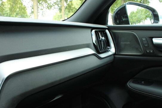 Volvo V60 T6 AWD Plug-In Hybrid Plus Dark