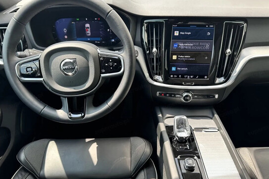 Volvo V60 B4 B Plus Dark